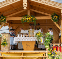 fileadmin/roha/Gautrachtenfest/Bilderglalerie/Gaufest-2023/Festsonntag/BR-GAUFEST-TEIS-2023-3-1001-01-D-M-roha-Tracht-Gaufest-Teisendorf.png