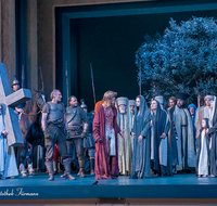fileadmin/roha/images_galerie/orte_landschaft/Oberammergau/Passion/OBERA-PASS-0289-2023-02-D-roha-Oberammergau-Passion-Spiele-Jesus-Kreuz-Christus-Karfreitag-Kreuzweg.png