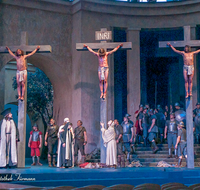 fileadmin/roha/images_galerie/orte_landschaft/Oberammergau/Passion/OBERA-PASS-0360-2036-01-D-roha-Oberammergau-Passion-Spiele-Jesus-Kreuz-Christus-Karfreitag.png