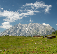 fileadmin/roha/images_galerie/orte_landschaft/Berchtesgaden/Jenner-Schoenau/BGD-JENN-GOTZ-0001-08-D-roha-Berchtesgaden-Jenner-Gotzen-Alm-Watzmann-Kuh.png