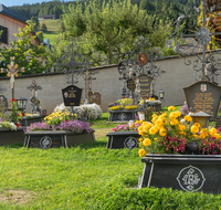 fileadmin/roha/Interessantes-in-Kurzform/ab-5-2023/KKKM-LESS-0002-D-roha-Lessach-Friedhof-Grab.png