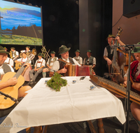 fileadmin/roha/images_galerie/orte_landschaft/Bad_Reichenhall/BAD-KONZ-GOLDTR-1-6728-D-roha-Bad-Reichenhall-Konzert-Goldtropf.png