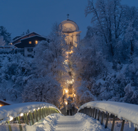 fileadmin/roha/images_galerie/Winter/LAUF-STEG-0018-D-roha-Laufen-Salzach-Europa-Steg-Winter-Nacht.png