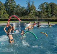 fileadmin/roha/images_galerie/orte_landschaft/Teisendorf/Schwimmbad/TEI-SCHWIMMB-2025-9-9225-D-roha-Teisendorf-Schwimmbad.jpg