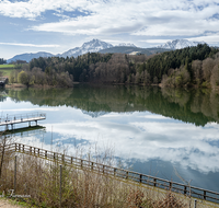 fileadmin/roha/Interessantes-in-Kurzform/AN-HOE-SEE-01-0-0001-D-roha-Anger-Hoeglwoerth-See-Spiegelung-Hochstaufen-Zwiesel.png