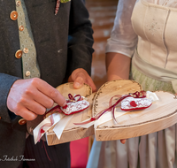 fileadmin/roha/images_galerie/brauchtum/verschiedenes/BR-HOCHZ-KIR-0002-02-D-roha-Brauchtum-Hochzeit-Kirche-Trauung.png