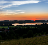 fileadmin/roha/images_galerie/orte_landschaft/Waging/SON-AU-MUEHLB-0001-0510-01-D-roha-Sonnenaufgang-Muehlberg.png