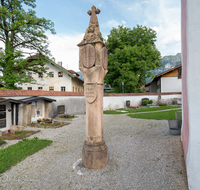 fileadmin/roha/images_galerie/kirche_religion/Bad_Reichenhall/KKKM-MARZ-0026-7-D-roha-Kirche-Marzoll-Bad-Reichenhall-Totenleuchte.png