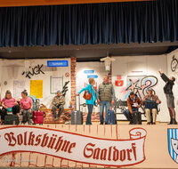 fileadmin/roha/images_galerie/orte_landschaft/Saaldorf/Theater/Saaldorf-Theater-2026-1/SAAL-THEAT-2026-1-7874-D-roha-Saaldorf-Theater-Bahnhof.jpg