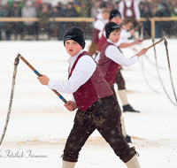 fileadmin/roha/images_galerie/brauchtum/Schnalzen/Schoenram-Gauschnalzen/BR-SCHNA-300-1138-01-D-roha-Brauchtum-Aper-Schnalzen-Goassl-Schoenram-Winter-Rupertigau-Rupertiwinkel.png