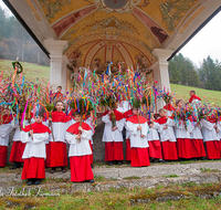 fileadmin/roha/images_galerie/brauchtum/Ostern/BR-OST-PALM-WEIH-RA-0728-03-D-roha-Brauchtum-Ostern-Palmsonntag-Palmweihe-Ministranten-Ramsau.png