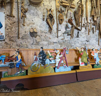 fileadmin/roha/images_galerie/brauchtum/Maibaum/Otting/BR-MAIB-OTT-20-2062-D-roha-Maibaum-Otting-Schilder.jpg