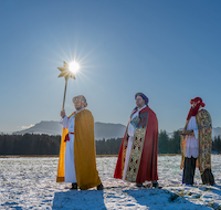 fileadmin/roha/images_galerie/brauchtum/Weihnachten-Sternsinger/BR-WEIH-HEILDREIKOEN-2026-1-2030-D-roha-Brauchtum-Weihnachten-Heilig-Drei-Koenige-Sternsinger-Teisendorf.png
