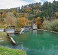 fileadmin/roha/images_galerie/orte_landschaft/Salzburg/Almkanal/SA-B-ALMK-0006-0-2-D-roha-Salzburg-Almkanal-Wasser-Schleuse-Marktschellenberg-Kanal.png
