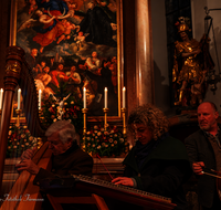 fileadmin/roha/images_galerie/orte_landschaft/Groedig/GROED-LEONH-KIR-AD-1-8949-D-roha-Groedig-St-Leonhard-Adventssingen.png