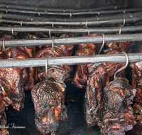 fileadmin/roha/images_galerie/kulinarisch/GAS-SPECK-0006-D-roha-Speck-Selch-Raeucherkammer.png