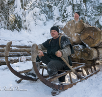 fileadmin/roha/images_galerie/Landwirtschaft/Forst-Holzknecht/HOLZKNE-HAM-0015-1249-02-D-roha-Holzknecht-Schlitten-Winter-Siegsdorf-Hammer-Winterzug.png