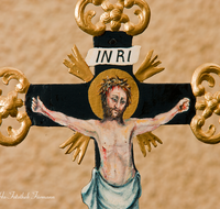 fileadmin/roha/images_galerie/kirche_religion/Teisendorf/KKKM-TEIS-KIR-0028-D-roha-Grabkreuz-Kirche-Teisendorf-Jesus-Schmiedeeisen.png