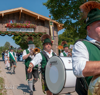 fileadmin/roha/images_galerie/orte_landschaft/Anger/Anger-Trachten-Musik-Fest/BR-FEST-ANG-MUS-TRACH-2018-08-19-1151-14-D-roha-Brauchtum-Fest-Anger-Trachtenverein-Musikkapelle-Festzug-Aufham.png