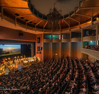 fileadmin/roha/images_galerie/orte_landschaft/Bad_Reichenhall/BAD-KONZ-GOLDTR-1-6682-D-Mroha-Bad-Reichenhall-Konzert-Goldtropf.png
