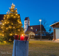 fileadmin/roha/images_galerie/orte_landschaft/Saaldorf/SAAL-SURH-DORFPL-1-0408-D-roha-Saaldorf-Surheim-Dorfplatz-Weihnachten.jpg