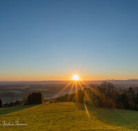 fileadmin/roha/images_galerie/stimmung-Sonne/Sonnenaufgang/SO-AU-HOCHH-4-4480-D-roha-Sonnenaufgang-Hochhorn-Neukirchen-Rupertiwinkel.jpg
