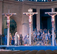 fileadmin/roha/images_galerie/orte_landschaft/Oberammergau/Passion/OBERA-PASS-0356-D-roha-Oberammergau-Passion-Spiele-Jesus-Kreuz-Christus-Karfreitag.png