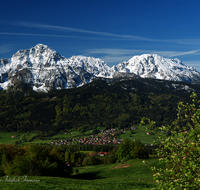 fileadmin/roha/images_galerie/orte_landschaft/Anger/Aufham/AUF-PAN-0015-D-roha-Aufham-Panorama-Anger-Hochstaufen-Zwiesel.png