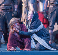 fileadmin/roha/images_galerie/orte_landschaft/Oberammergau/Passion/OBERA-PASS-0288-D-roha-Oberammergau-Passion-Spiele-Jesus-Kreuz-Christus-Karfreitag-Maria-Schmerz.png