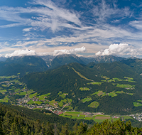 fileadmin/roha/images_galerie/orte_landschaft/Berchtesgaden/Bischofswiesen/BGD-BISCH-RAUH-KO-0001-P-D-roha-Berchtesgaden-Bischofswiesen-Rauher-Kopf-Panorama.png