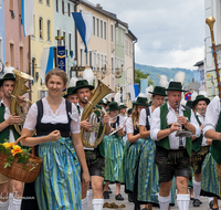 fileadmin/roha/Gautrachtenfest/Bilderglalerie/Gaufest-2023/Festsonntag/BR-GAUFEST-TEIS-2023-3-1147-01-D-roha-Tracht-Gaufest-Teisendorf.png