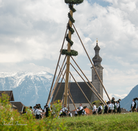 fileadmin/roha/images_galerie/brauchtum/Maibaum/Anger-Hoeglwoerth/BR-MAIB-ANG-2017-1444-03-D-roha-Brauchtum-Maibaum-Anger-Aufstellen.png
