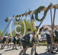 fileadmin/roha/images_galerie/brauchtum/Maibaum/Piding-Johannishoegl/BR-MAIB-PID-2017-1348-02-D-roha-Brauchtum-Maibaum-Piding.jpg