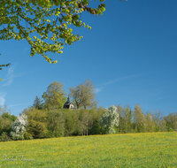 fileadmin/roha/images_galerie/kirche_religion/Waging/KKKM-WAG-TETT-1-2380-D-roha-Kapelle-Waging-Tettelham.jpg