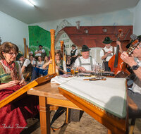 fileadmin/roha/images_galerie/orte_landschaft/Piding/Piding-Feste-Theater-usw/PID-FRUEHJ-2026-8185-D-roha-Piding-Fruehjahrssingen-Altwirt.jpg