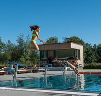 fileadmin/roha/images_galerie/orte_landschaft/Teisendorf/Schwimmbad/TEI-SCHWIMMB-2025-9-9146-D-roha-Teisendorf-Schwimmbad.jpg