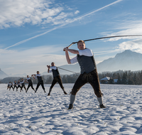 fileadmin/roha/images_galerie/brauchtum/Schnalzen/BR-SCHNA-UF-2024-1-2025-D-roha-Brauchtum-Schnalzen-Teisendorf-Ufering-Winter-Schnee.png
