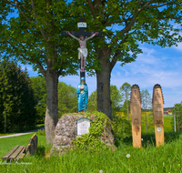 fileadmin/roha/images_galerie/kirche_religion/Weildorf/KKKM-WEIL-OFF-0006-D-roha-Wegkreuz-Weildorf-Teisendorf-Offenwang-Totenbrett-hl-Maria.png