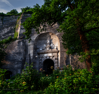 fileadmin/roha/images_galerie/orte_landschaft/Salzburg/Fassaden_und_Details/SA-NEUT-0001-D-M-roha-Salzburg-Neutor-Moenchsberg.png