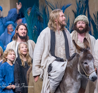 fileadmin/roha/images_galerie/orte_landschaft/Oberammergau/Passion/OBERA-PASS-0005-D-roha-Oberammergau-Passion-Spiele-Jesus-Palmsonntag-Christus.png