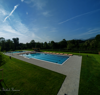 fileadmin/roha/images_galerie/orte_landschaft/Teisendorf/Schwimmbad/TEI-SCHWIMMB-2025-4616-D-roha-Teisendorf-Schwimmbad.png