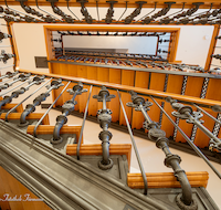 fileadmin/roha/images_galerie/orte_landschaft/Teisendorf/IN-Achthal/TEI-ACHT-MU-0005-02-D-roha-Teisendorf-Achthal-Museum-Treppe-Guss-Eisen.png