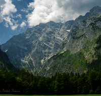 fileadmin/roha/images_galerie/orte_landschaft/Berchtesgaden/Koenigssee/BGD-KOE-BA-0013-23-1-D-ADH-roha-Berchtesgaden-Koenigssee-Watzmannostwand-Hirschau.png