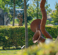 fileadmin/roha/images_galerie/orte_landschaft/Freilassing/FREIL-BADY-KUNST-2026-9447-D-roha-Freilassing-Kunst-Skulptur.jpg