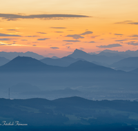 fileadmin/roha/images_galerie/stimmung-Sonne/SON-AU-STOISS-A-0001-0649-01-D-roha-Sonnenaufgang-Stoisser-Alm-Teisenberg.png
