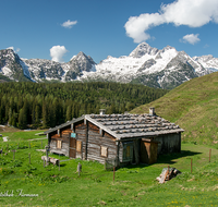 fileadmin/roha/images_galerie/orte_landschaft/Kallbrunn-Alm/KALLB-ALM-0021-D-roha-Kallbrunn-Alm-Gebirge-Schnee.png