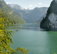 fileadmin/roha/images_galerie/orte_landschaft/Berchtesgaden/Koenigssee/BGD-KOE-MAL-0001-01-D-roha-Berchtesgaden-Koenigssee-Malerwinkel-Schifffahrt.png