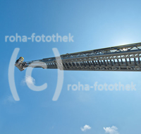 fileadmin/roha/images_galerie/Feuerwehr-Florianijuenger/FFW-TEI-DREHL-0002-1-D-roha-Feuerwehr-Teisendorf-Drehleiter-blauer-Himmel.jpg