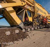 fileadmin/roha/images_galerie/arbeit_technik/TECHN-EISENB-BAU-TEI-0012-D-roha-Technik-Eisenbahn-Maschine-Teisendorf-Zug-Bahnlinie-Schiene.png