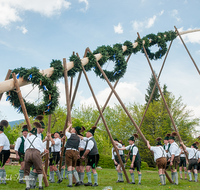 fileadmin/roha/images_galerie/brauchtum/Maibaum/Anger-Hoeglwoerth/BR-MAIB-ANG-2017-1411-01-D-roha-Brauchtum-Maibaum-Anger-Aufstellen.png
